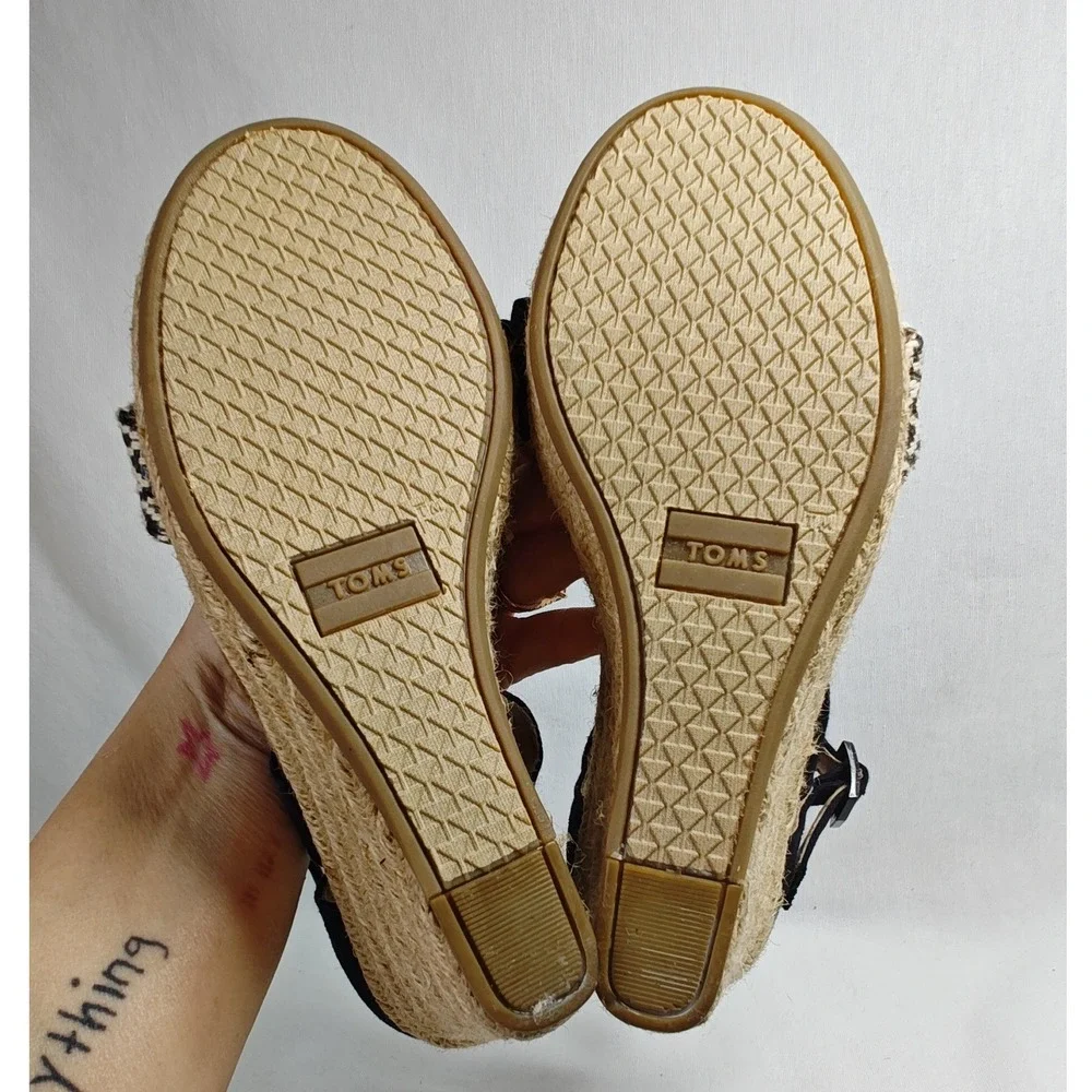 TOMS Womens Rope Clarissa Wedge Shoe  Black White Natural Sandal Espadrilles 5.5